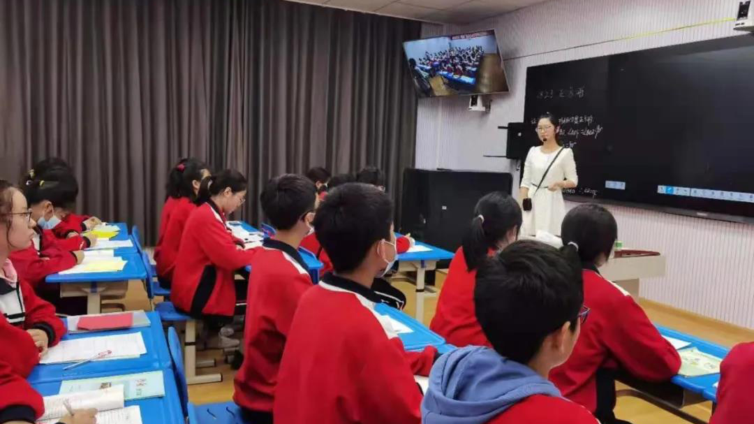 【學(xué)習(xí)強(qiáng)國(guó)】四川閬中：聚焦應(yīng)用實(shí)效，扎實(shí)推進(jìn)教育信息化2.0