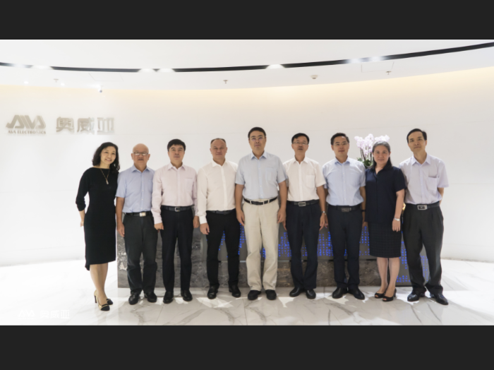 實施創(chuàng)新 驅動發(fā)展 │ 廣州市王東副市長一行蒞臨奧威亞考察調研